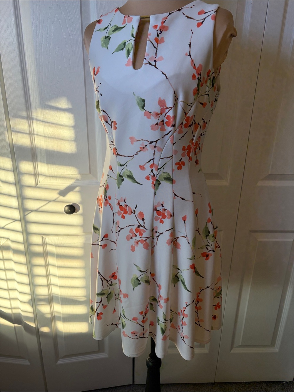 Gabby Skye White Midi Dress with Coral Floral Print size 4 swing style skirt - Picture 8 of 10